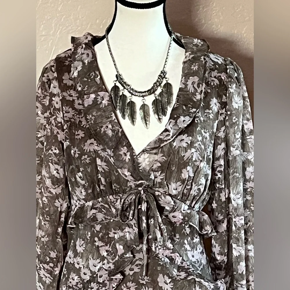 Storia Floral Ruffled Dress - Picture 2 of 9